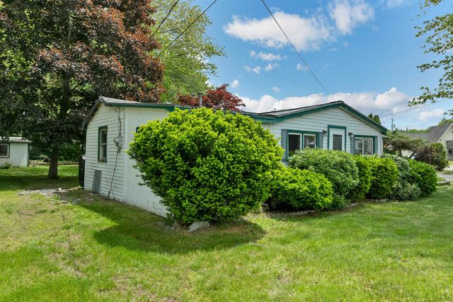 13 Elm Street, Epping, NH 03042