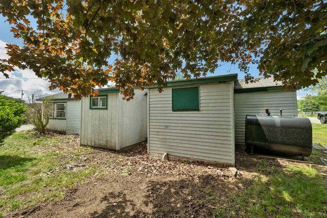 13 Elm Street, Epping, NH 03042