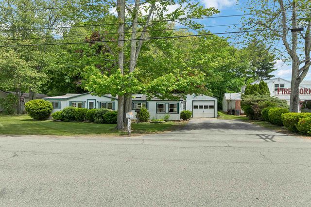 13 Elm Street, Epping, NH 03042