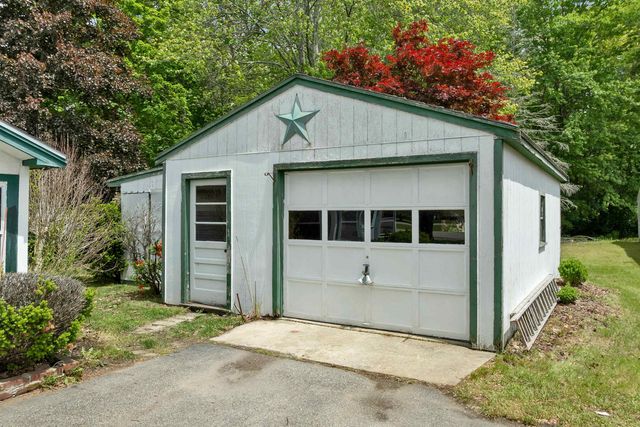13 Elm Street, Epping, NH 03042