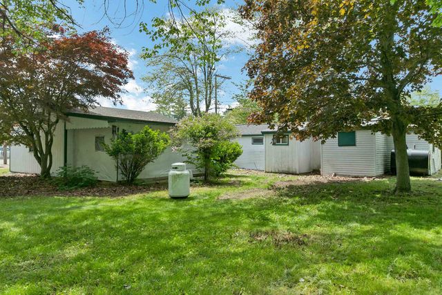 13 Elm Street, Epping, NH 03042