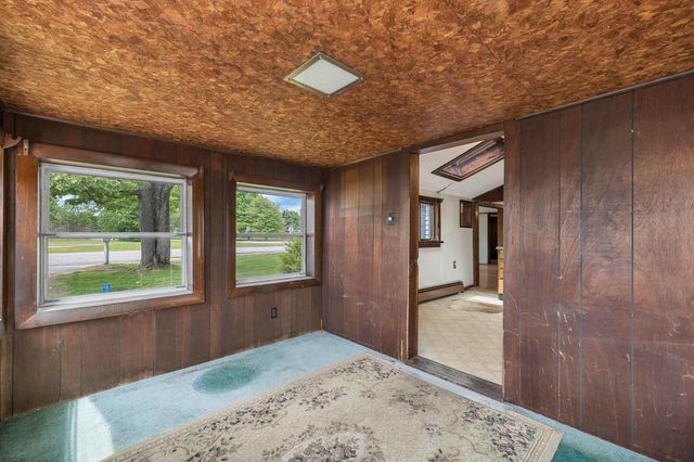 13 Elm Street, Epping, NH 03042