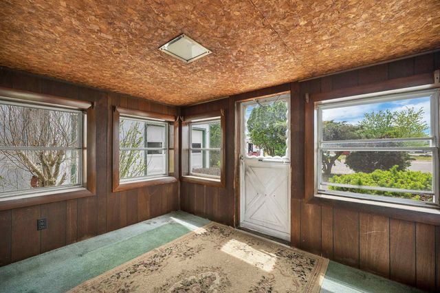 13 Elm Street, Epping, NH 03042