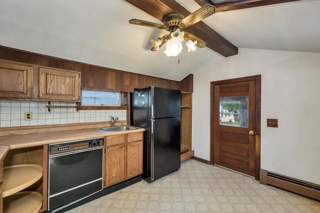 13 Elm Street, Epping, NH 03042