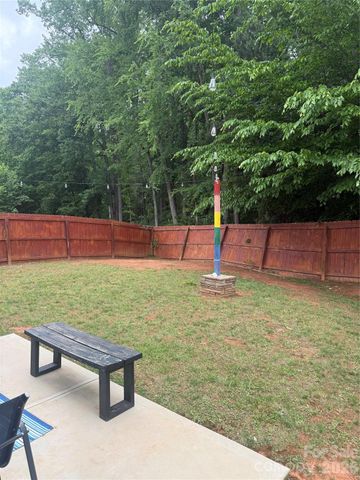 9424 Quilting Bee Lane, Charlotte, NC 28216