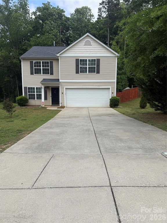 9424 Quilting Bee Lane, Charlotte, NC 28216
