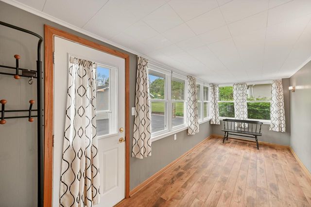 N51W16225 Fair Oak PARKWAY, Menomonee Falls, WI 53051