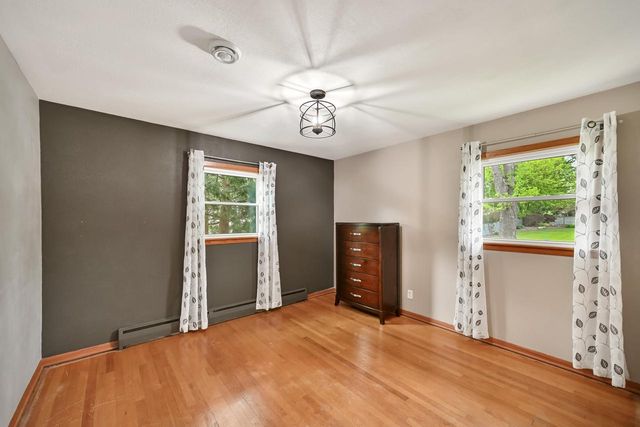 N51W16225 Fair Oak PARKWAY, Menomonee Falls, WI 53051