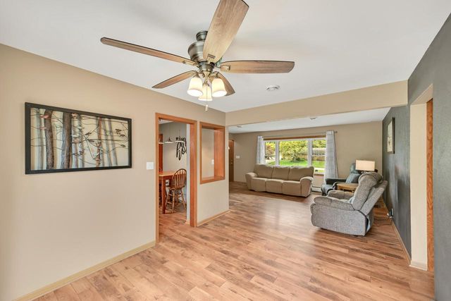 N51W16225 Fair Oak PARKWAY, Menomonee Falls, WI 53051