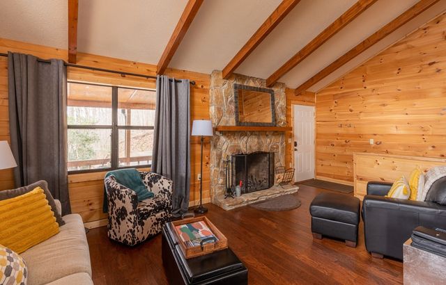 119 Rhododenron, Topton, NC 28781
