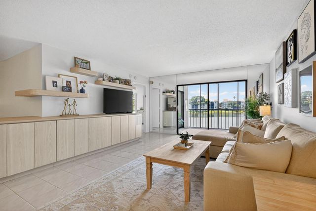 6093 Pointe Regal Circle 206, Delray Beach, FL 33484