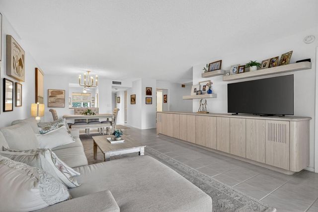 6093 Pointe Regal Circle 206, Delray Beach, FL 33484