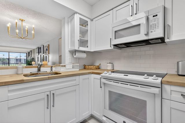 6093 Pointe Regal Circle 206, Delray Beach, FL 33484