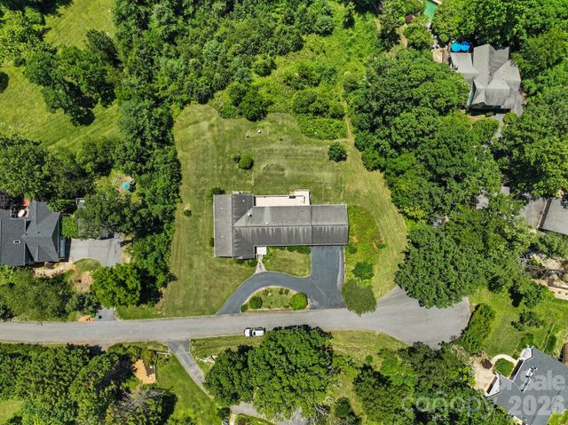 28 Song Bird Lane, Weaverville, NC 28787