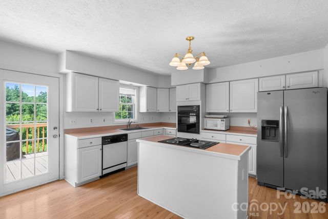 28 Song Bird Lane, Weaverville, NC 28787