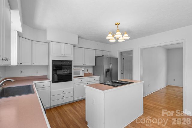28 Song Bird Lane, Weaverville, NC 28787