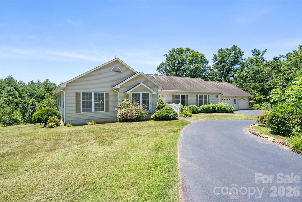 28 Song Bird Lane, Weaverville, NC 28787