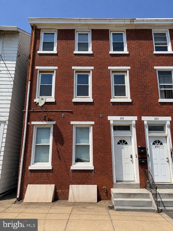 219 E BROAD ST, BURLINGTON, NJ 08016 — photo 3