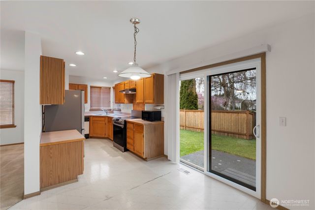 305 Browns Point Boulevard NE, Tacoma, WA 98422