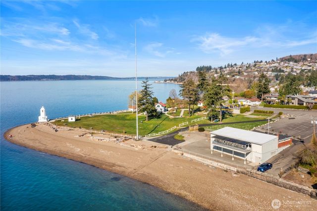 305 Browns Point Boulevard NE, Tacoma, WA 98422