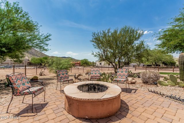 2319 E CAVALRY Road, New River, AZ 85087