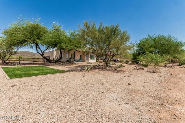 2319 E CAVALRY Road, New River, AZ 85087