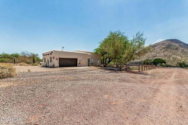 2319 E CAVALRY Road, New River, AZ 85087