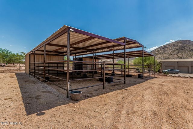 2319 E CAVALRY Road, New River, AZ 85087