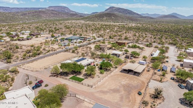 2319 E CAVALRY Road, New River, AZ 85087