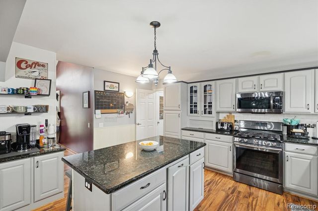 8474 Wesley Drive, Flushing, MI 48433