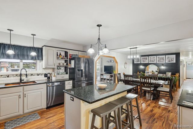 8474 Wesley Drive, Flushing, MI 48433