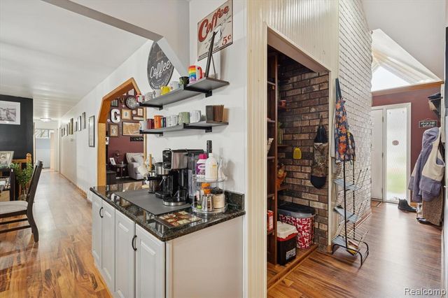 8474 Wesley Drive, Flushing, MI 48433