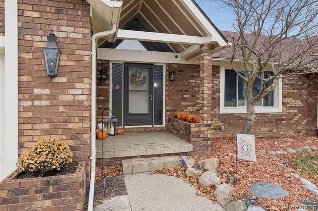 8474 Wesley Drive, Flushing, MI 48433