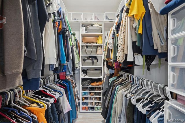 8474 Wesley Drive, Flushing, MI 48433