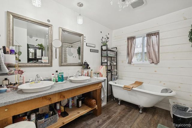 8474 Wesley Drive, Flushing, MI 48433