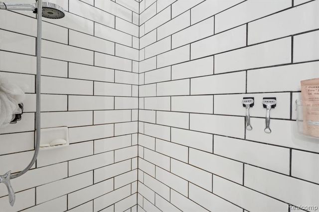 8474 Wesley Drive, Flushing, MI 48433