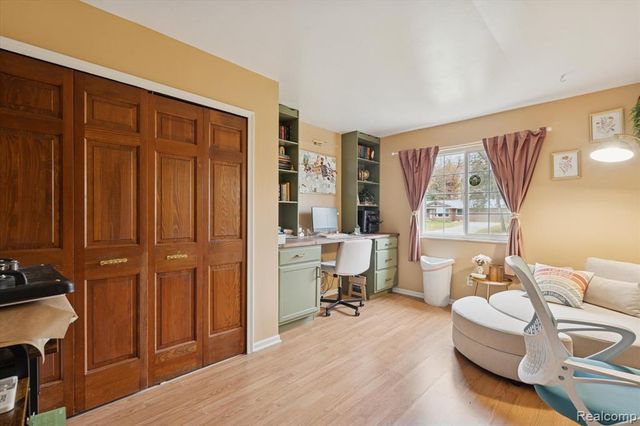 8474 Wesley Drive, Flushing, MI 48433