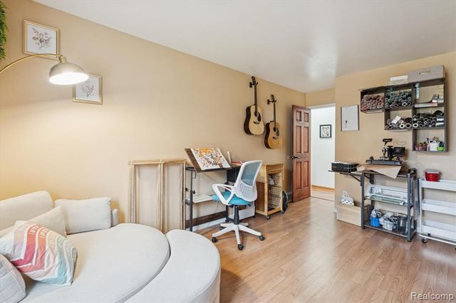 8474 Wesley Drive, Flushing, MI 48433