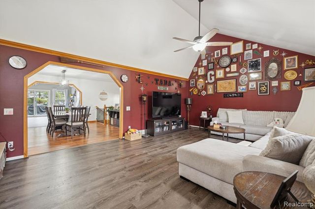 8474 Wesley Drive, Flushing, MI 48433