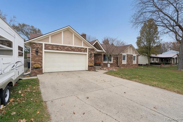 8474 Wesley Drive, Flushing, MI 48433
