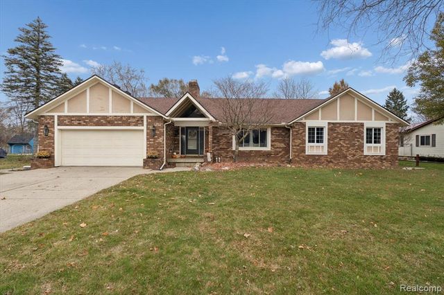 8474 Wesley Drive, Flushing, MI 48433