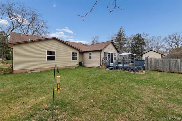 8474 Wesley Drive, Flushing, MI 48433