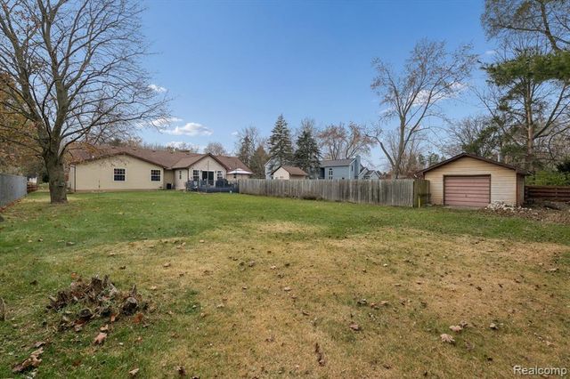 8474 Wesley Drive, Flushing, MI 48433