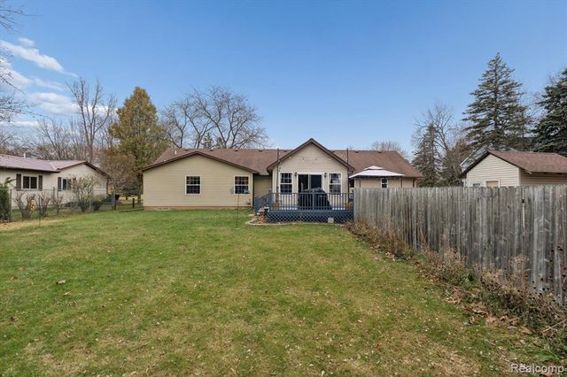 8474 Wesley Drive, Flushing, MI 48433