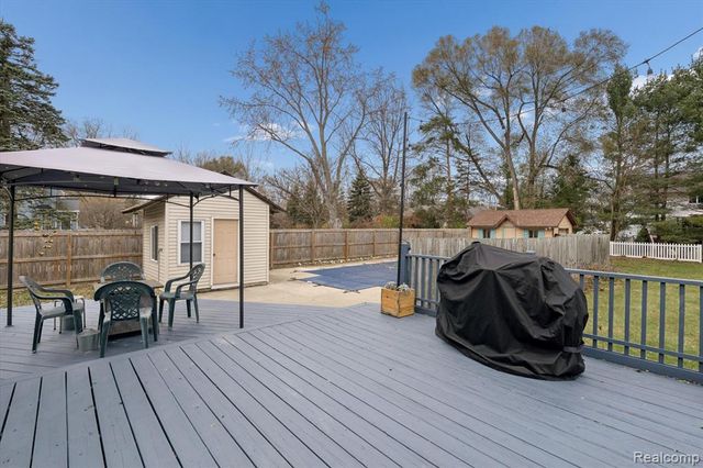 8474 Wesley Drive, Flushing, MI 48433