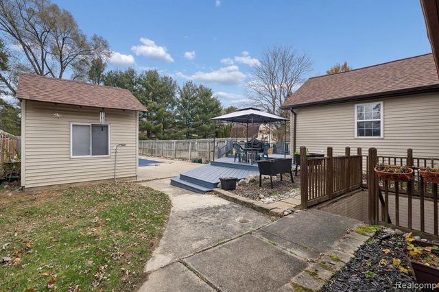 8474 Wesley Drive, Flushing, MI 48433