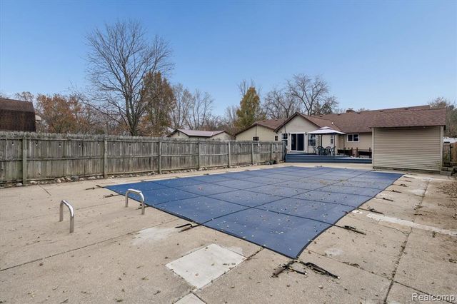 8474 Wesley Drive, Flushing, MI 48433