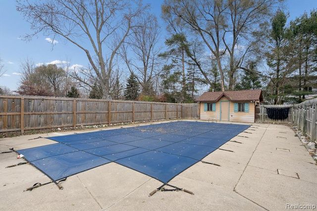 8474 Wesley Drive, Flushing, MI 48433