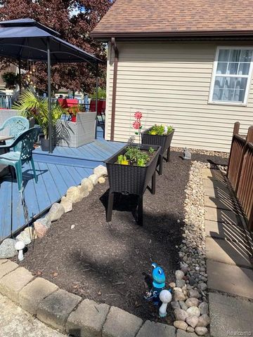 8474 Wesley Drive, Flushing, MI 48433