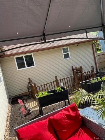 8474 Wesley Drive, Flushing, MI 48433